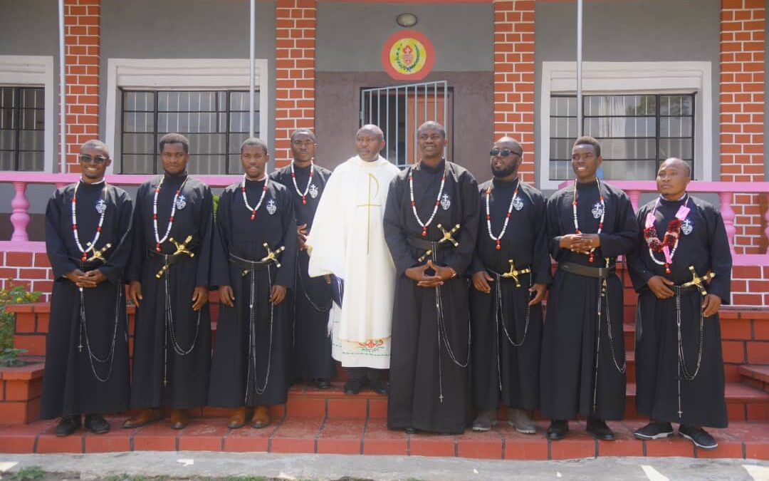 Prima Professione Novizi angolani a Itololo (Tanzania)